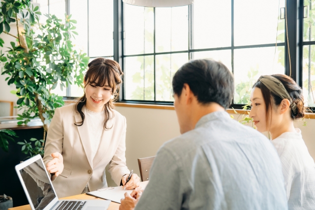 営業職の女性